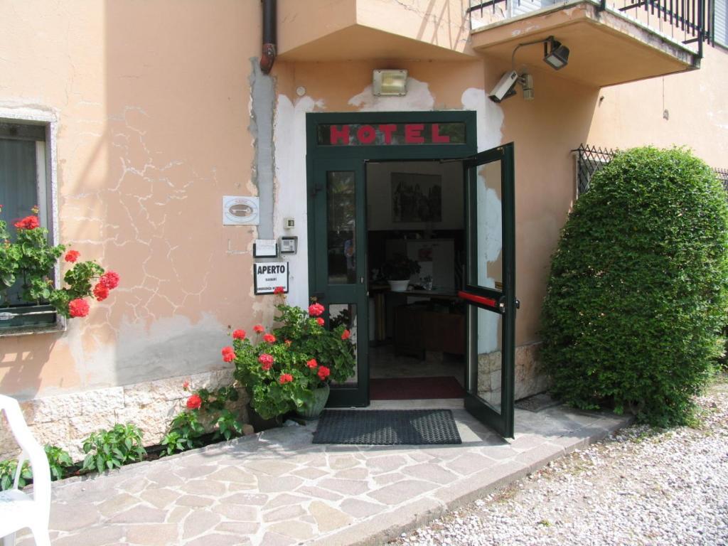 Hotel Oasi Trient Exterior foto